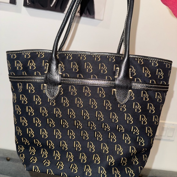Dooney & Bourke black tote - Picture 2 of 4